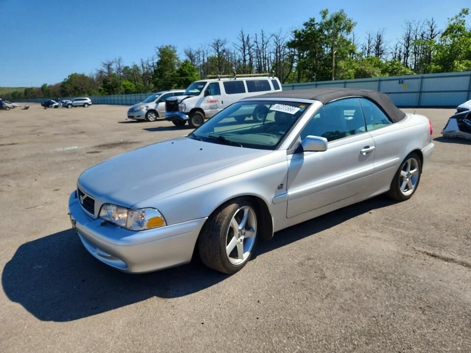 2004 VOLVO C70