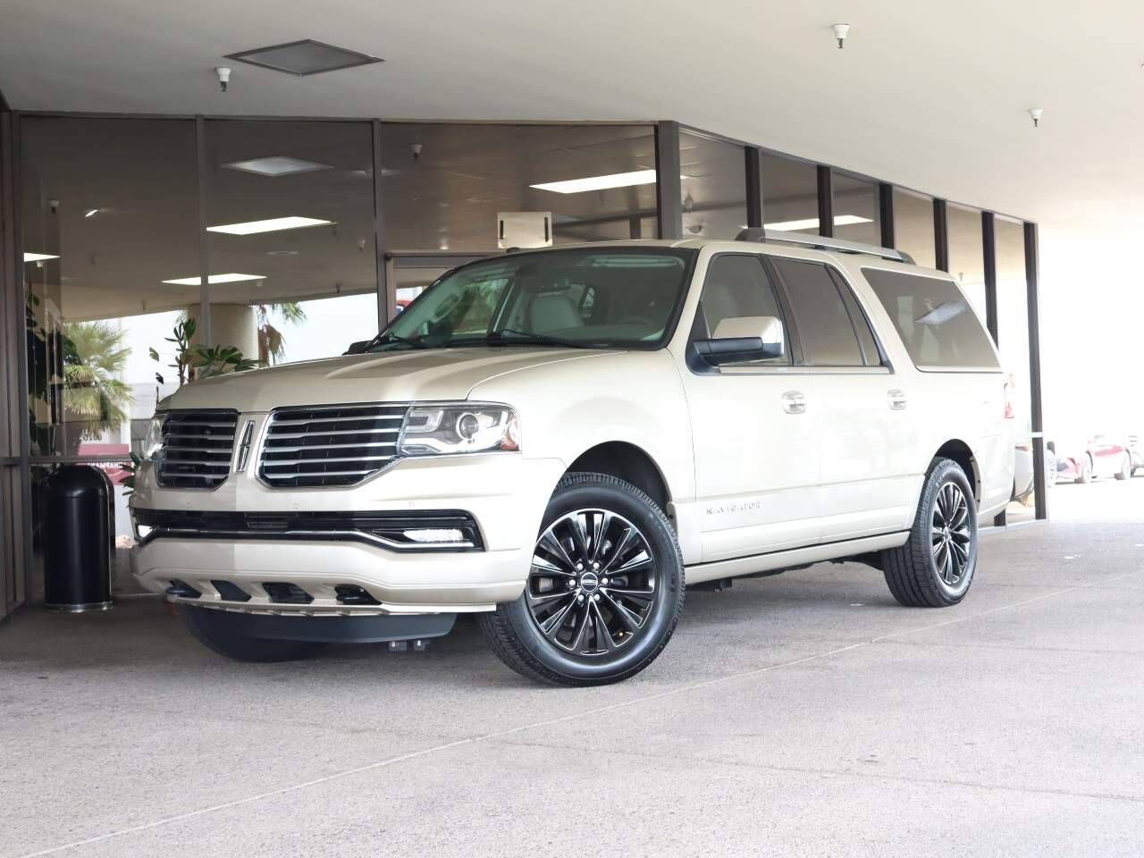 2017 LINCOLN Navigator L