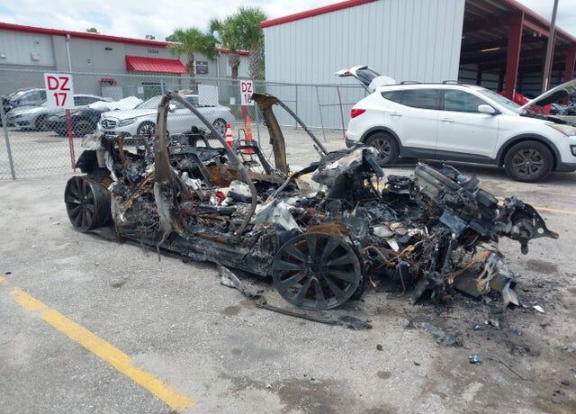 2022 TESLA Model X