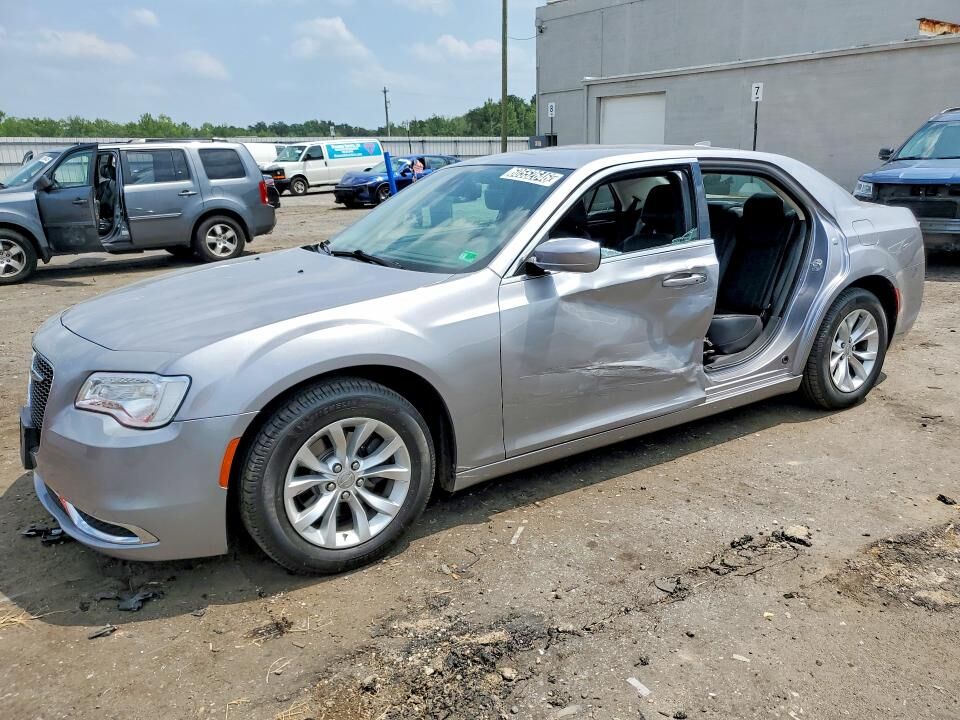 2015 CHRYSLER 300