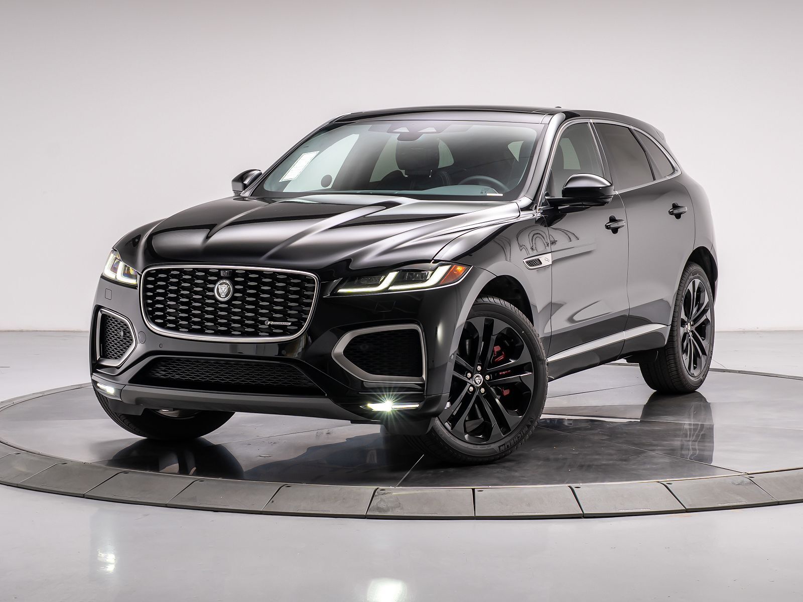 2025 JAGUAR F-Pace