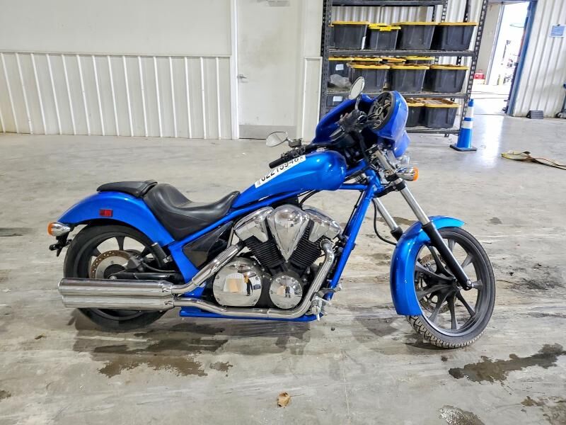 2016 HONDA VT1300