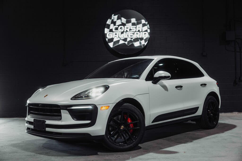 2022 PORSCHE Macan
