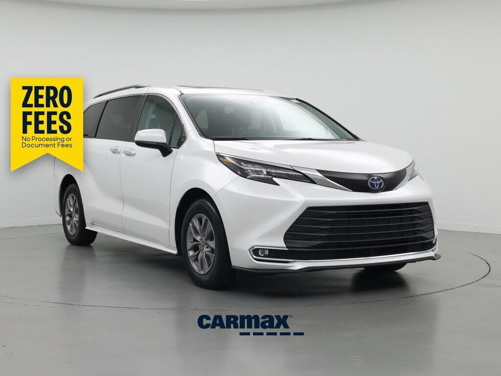 2024 TOYOTA Sienna
