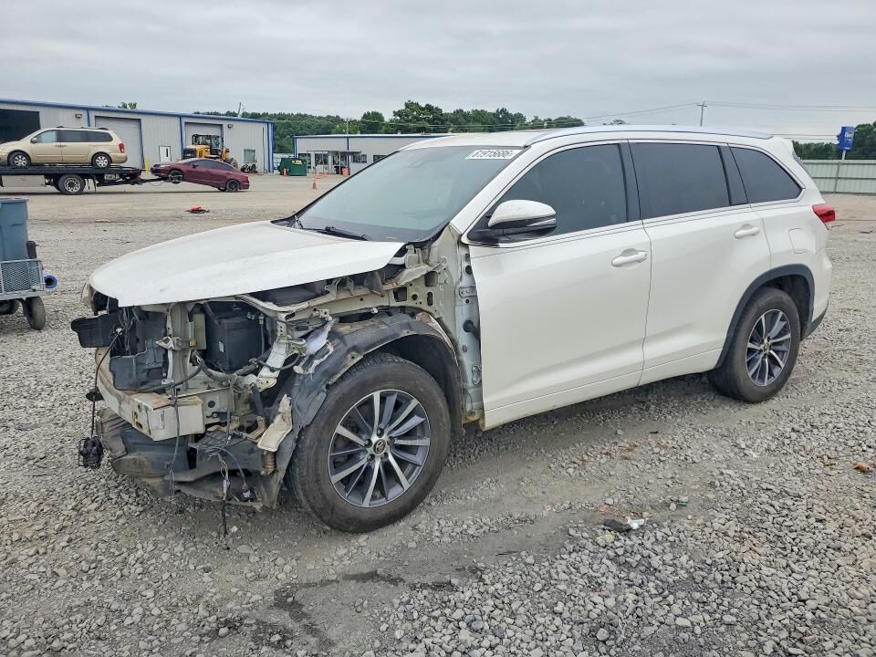 2017 TOYOTA Highlander