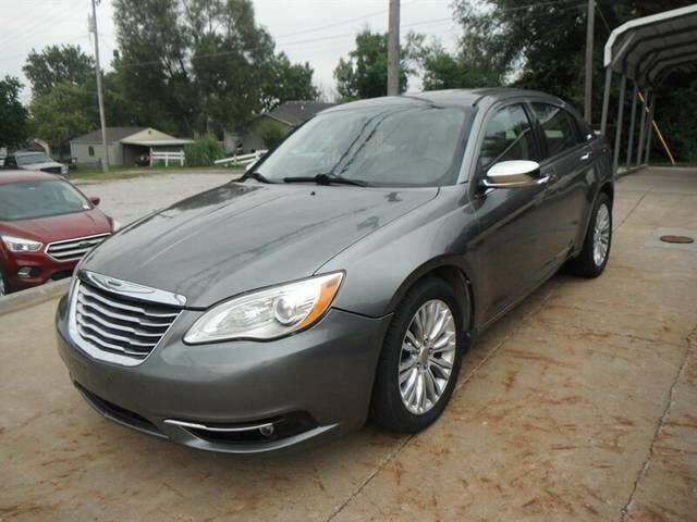 2013 CHRYSLER 200