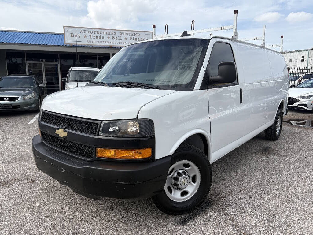 2022 CHEVROLET Express