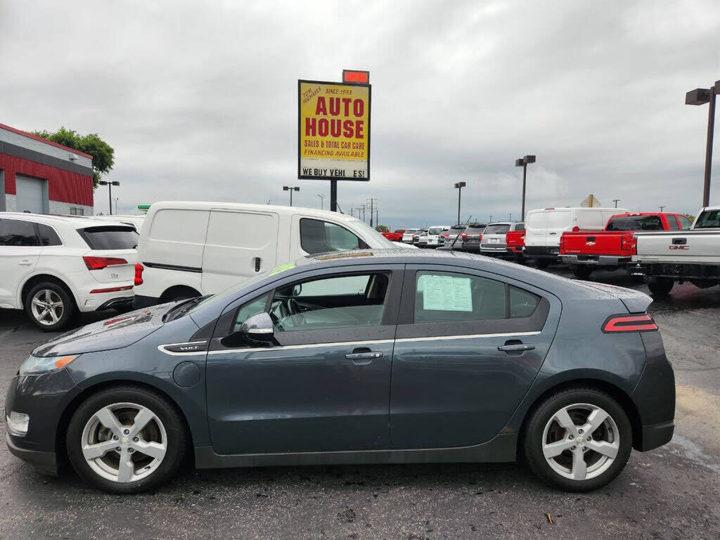 2013 CHEVROLET Volt