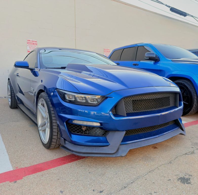 2017 FORD Mustang