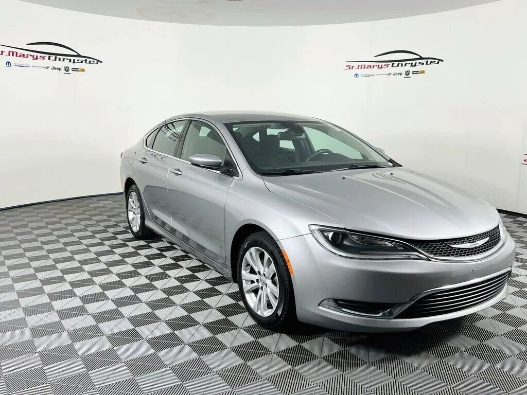 2016 CHRYSLER 200