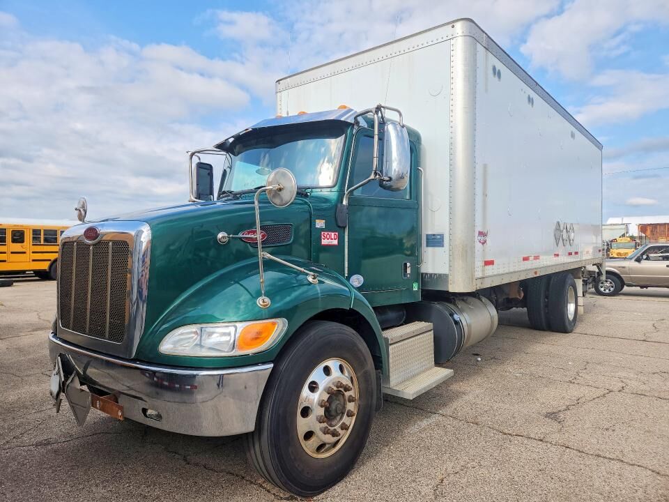 2018 PETERBILT 337