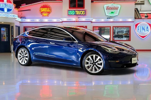 2018 TESLA Model 3