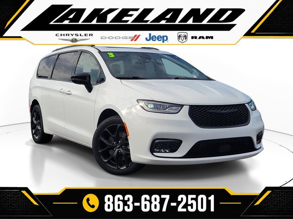 2023 CHRYSLER Pacifica