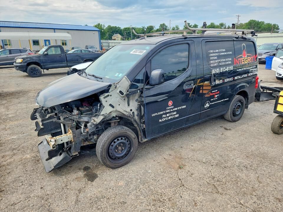 2017 NISSAN NV200