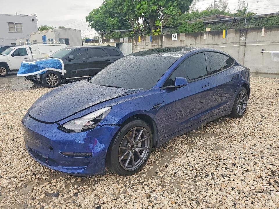 2022 TESLA Model 3