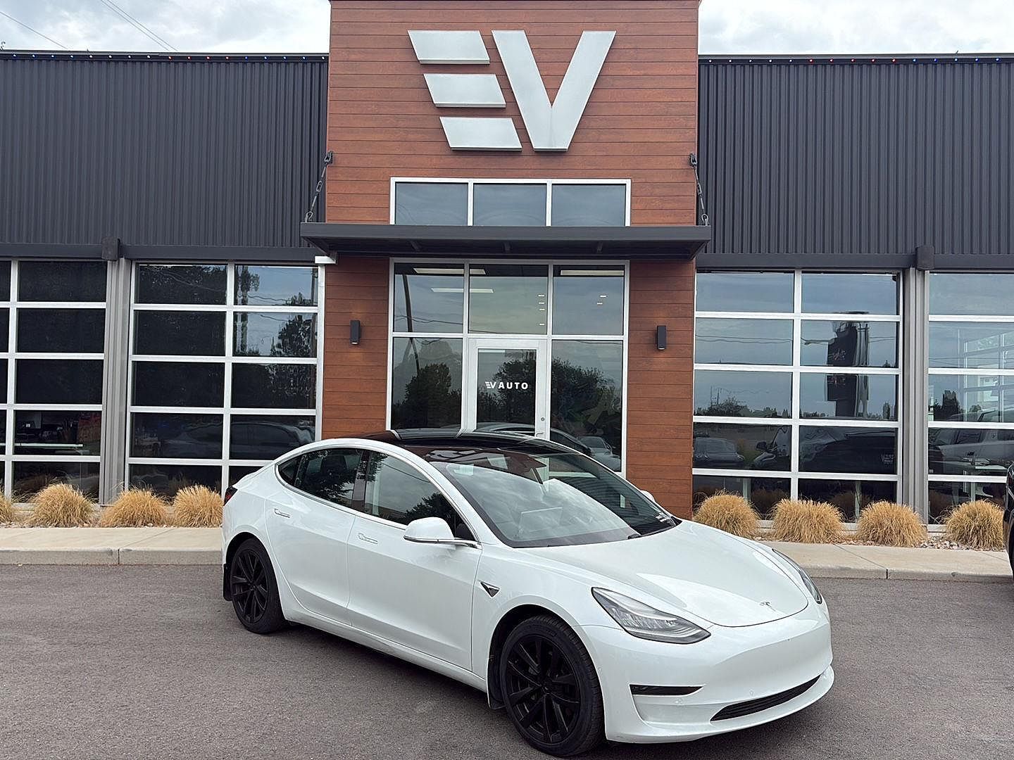 2020 TESLA Model 3