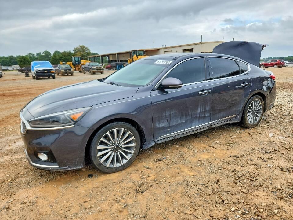 2017 KIA Cadenza