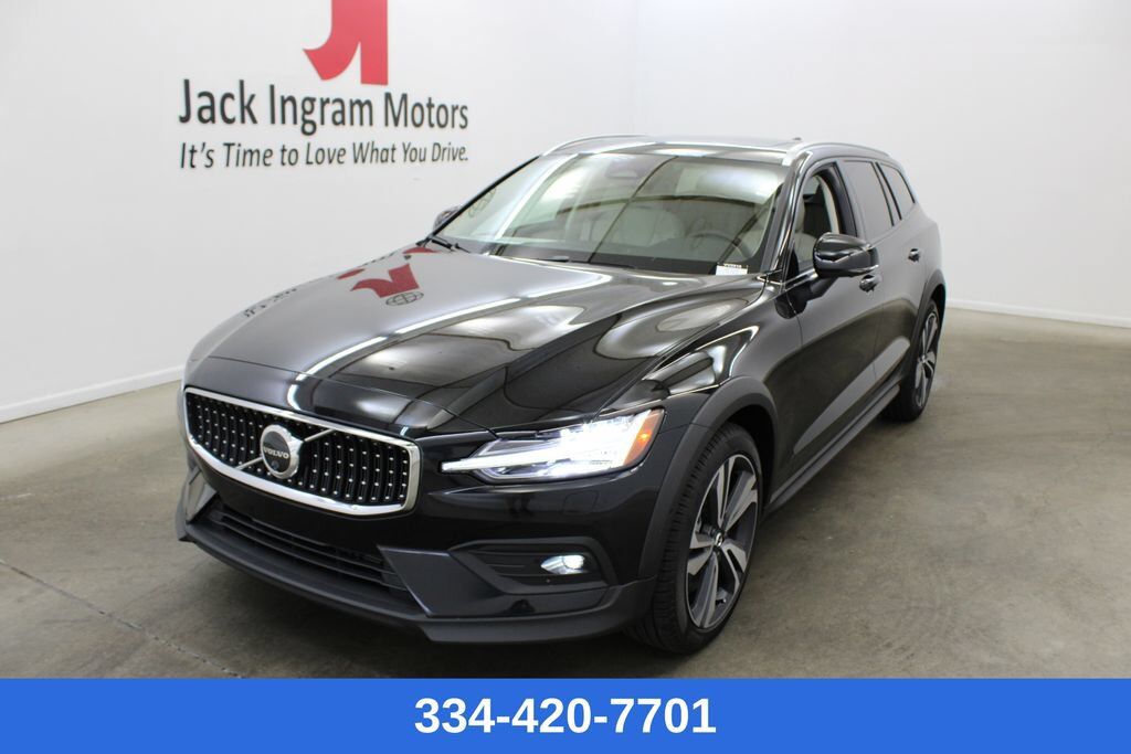 2026 VOLVO V60CC