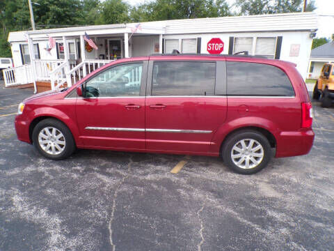 2013 CHRYSLER Town and Country