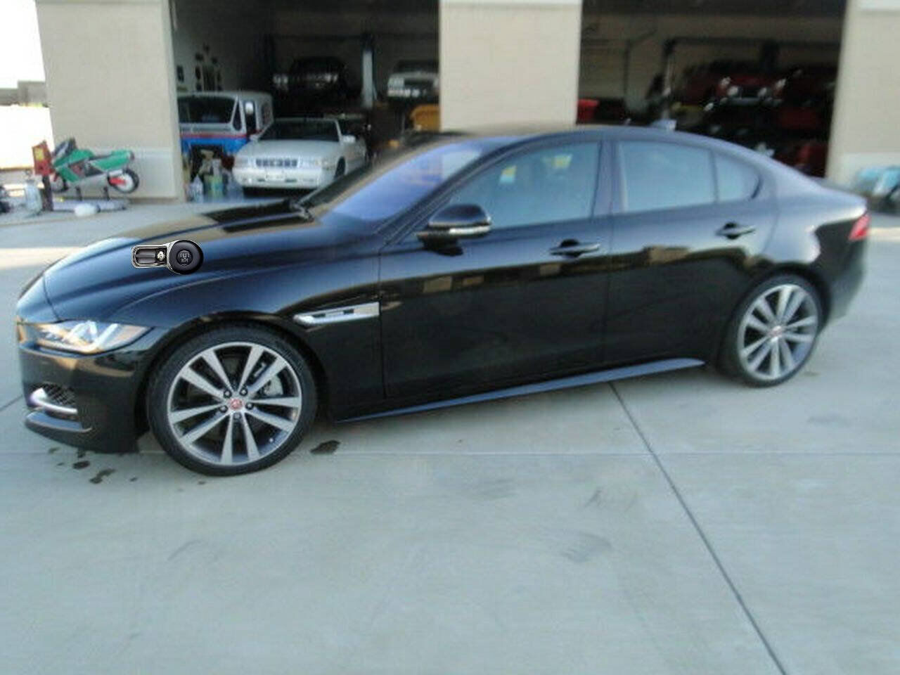 2017 JAGUAR XE