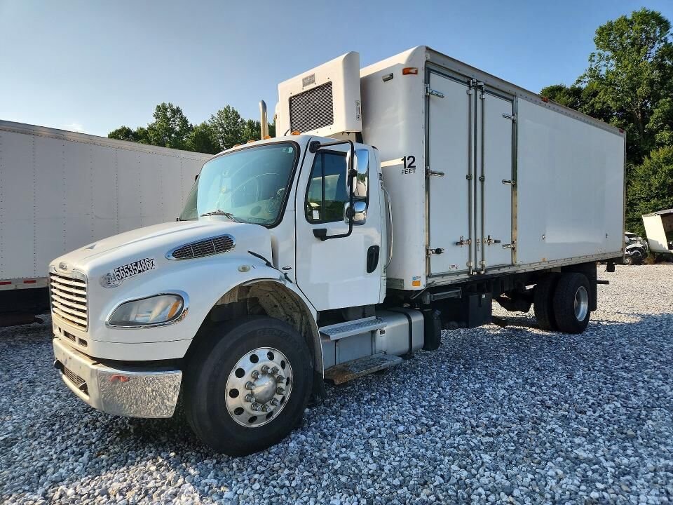 2015 FREIGHTLINER M2