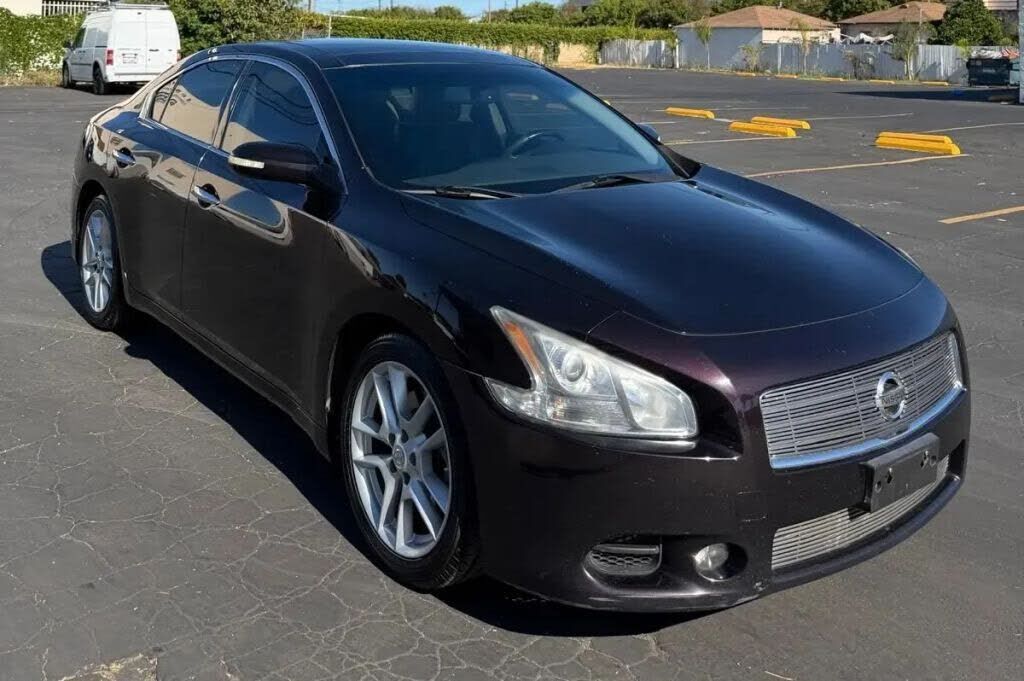 2010 NISSAN Maxima