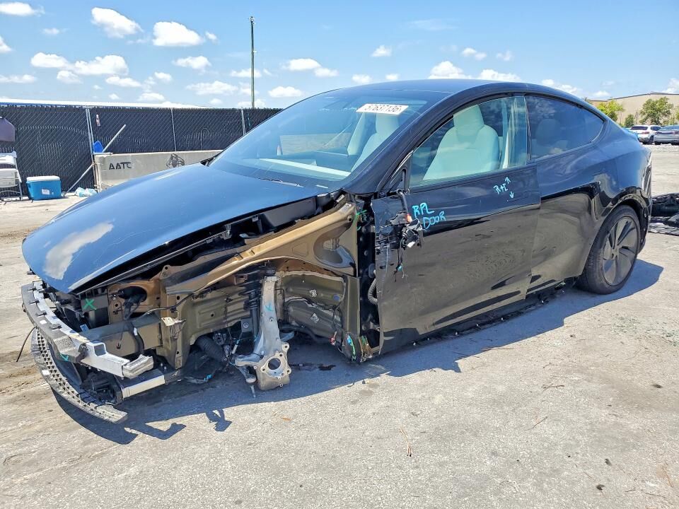 2026 TESLA Model Y