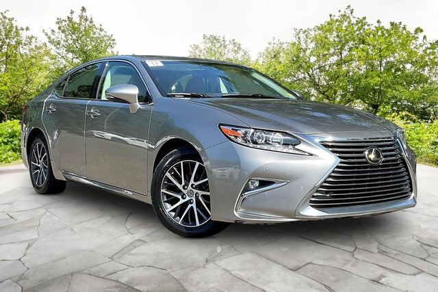 2017 LEXUS ES