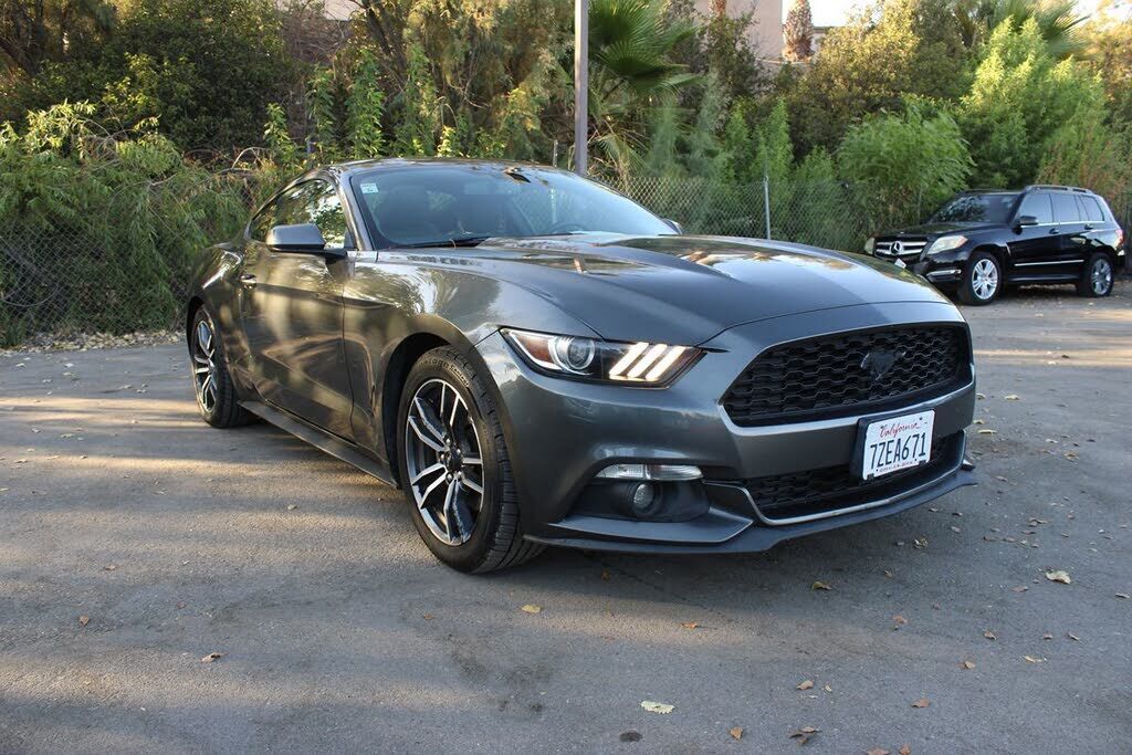 2017 FORD Mustang