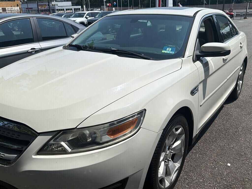 2010 FORD Taurus