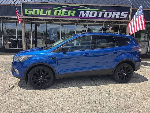 2017 FORD Escape