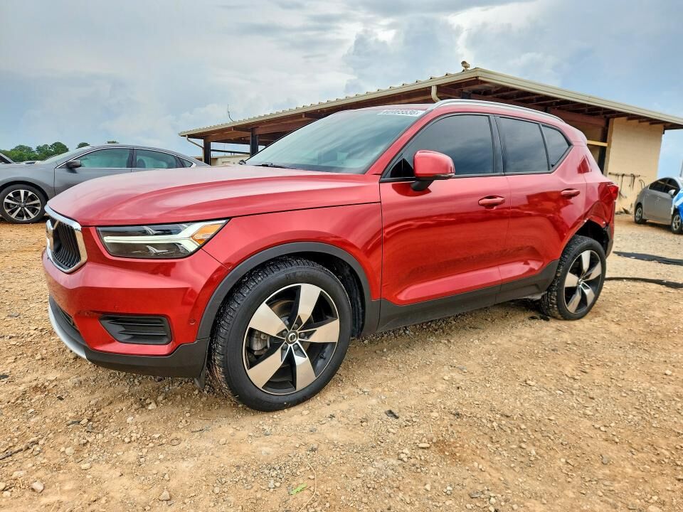 2019 VOLVO XC40