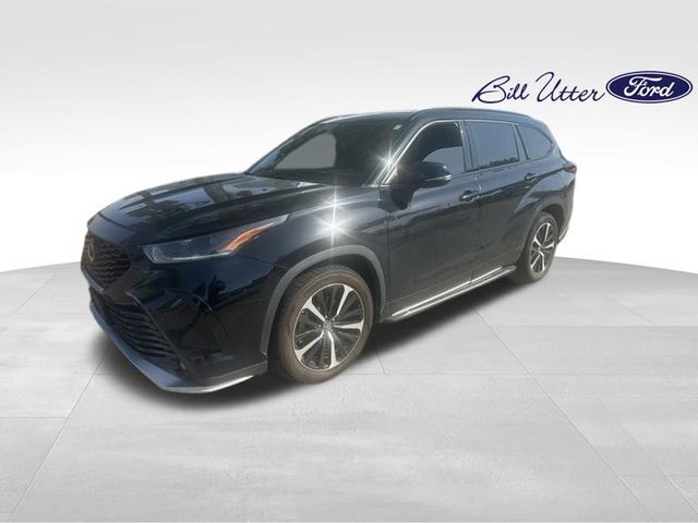 2022 TOYOTA Highlander