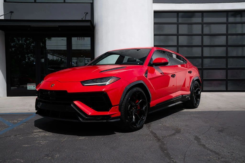 2024 LAMBORGHINI URUS