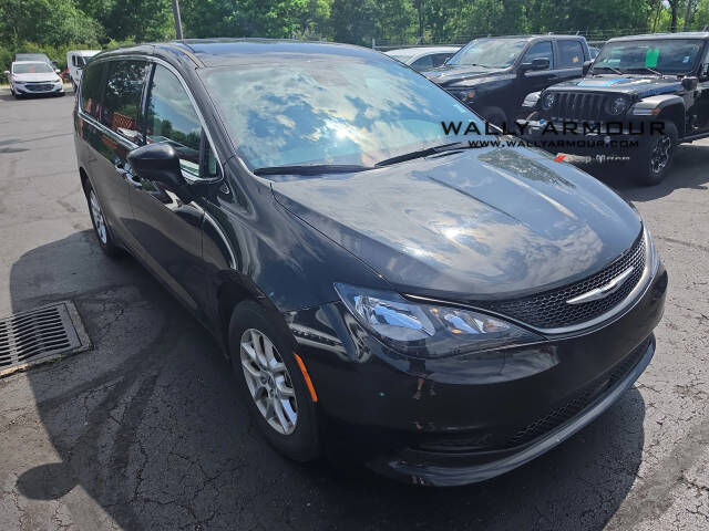 2023 CHRYSLER Voyager