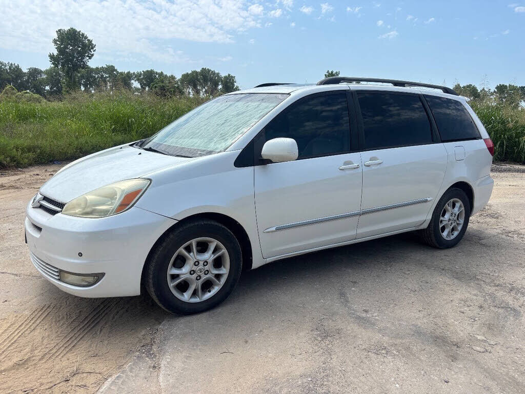 2004 TOYOTA Sienna