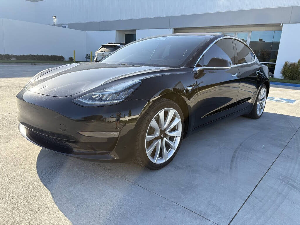 2018 TESLA Model 3
