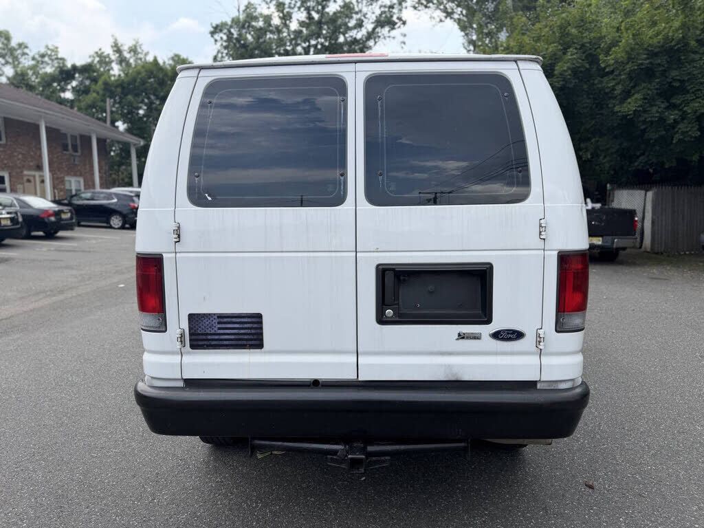 2012 FORD E-350