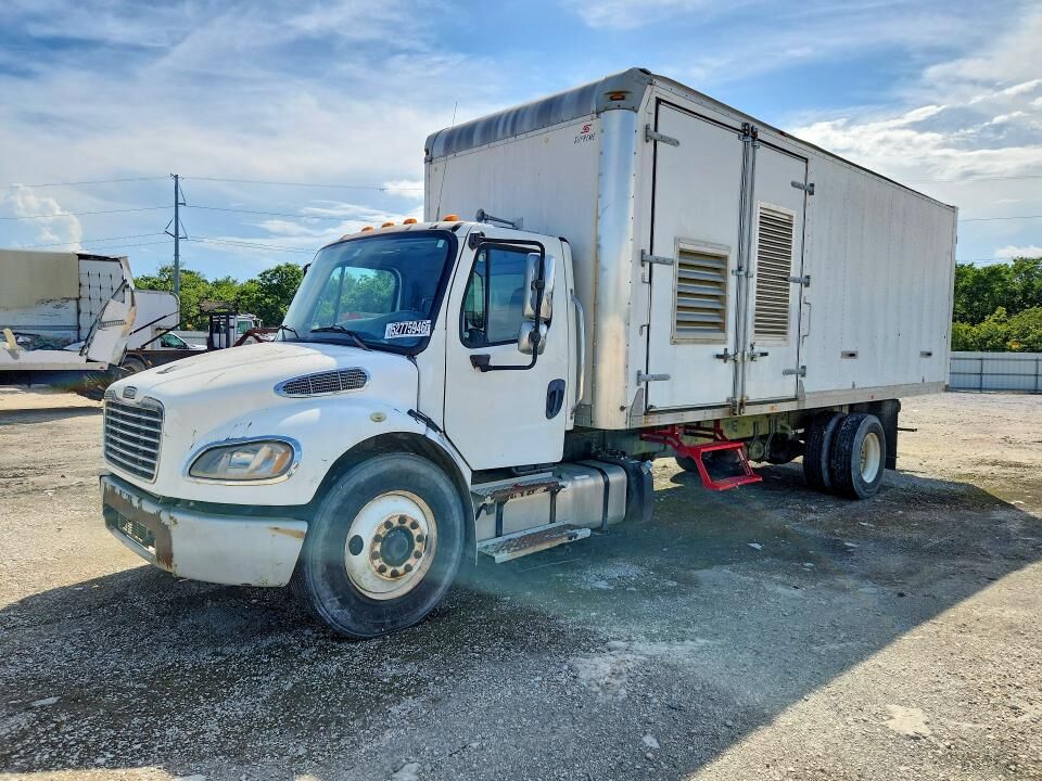 2014 FREIGHTLINER M2