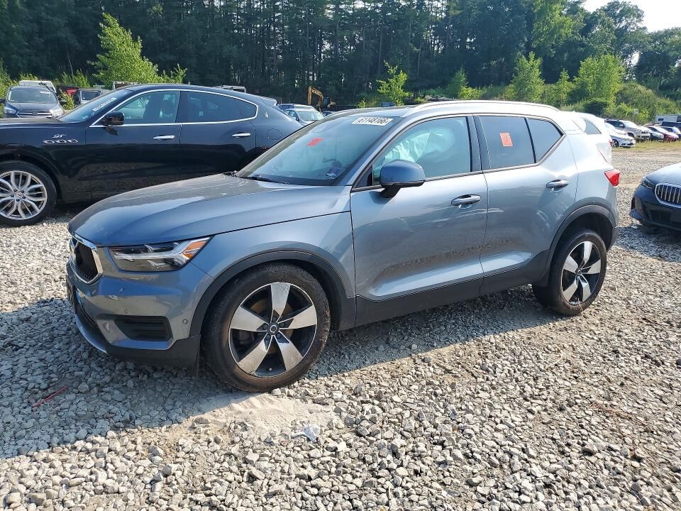 2019 VOLVO XC40