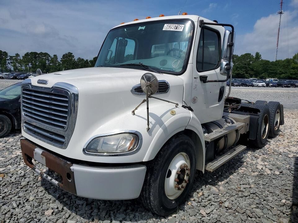 2014 FREIGHTLINER M2