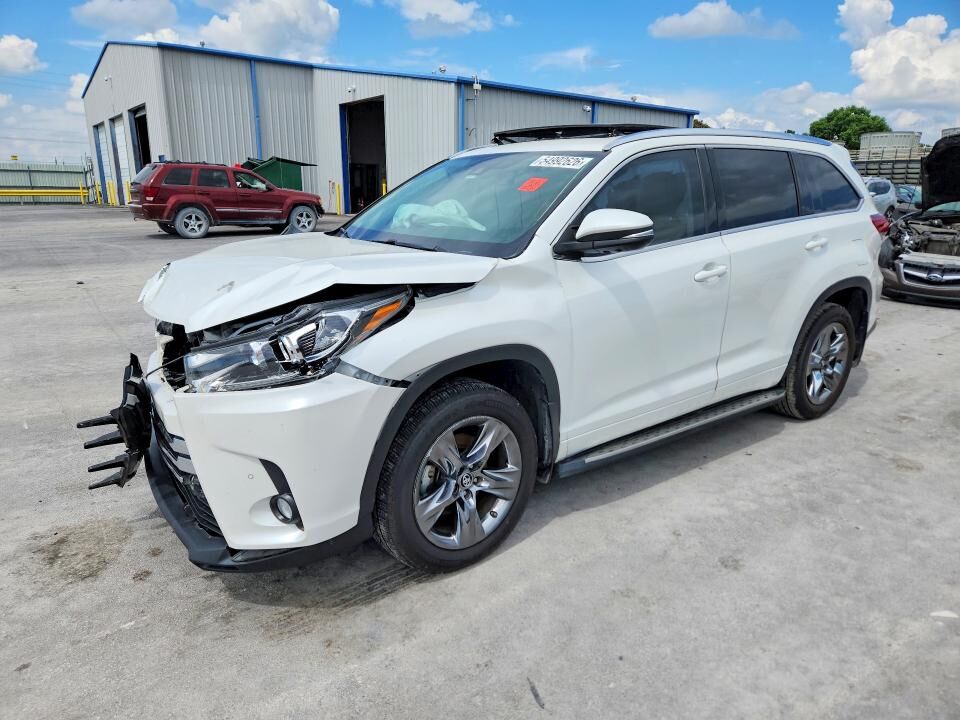 2017 TOYOTA Highlander