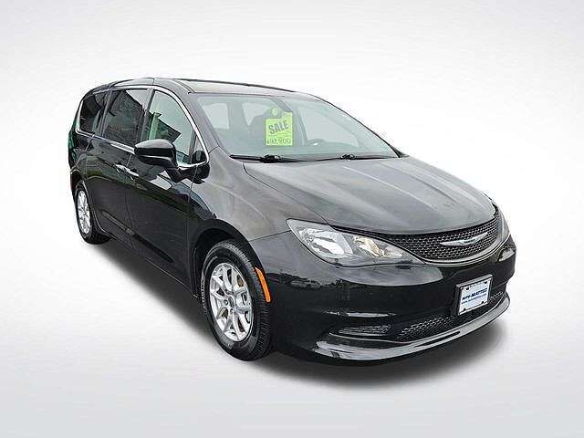 2022 CHRYSLER Voyager