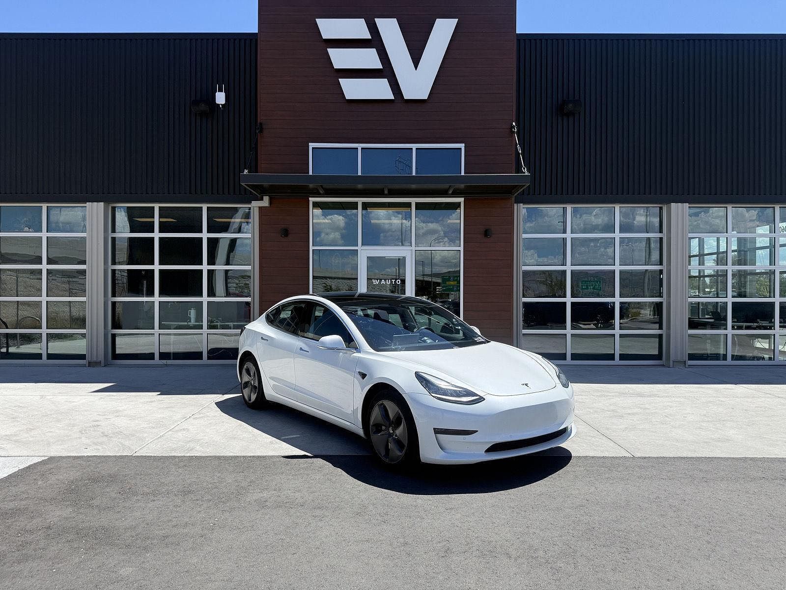 2020 TESLA Model 3
