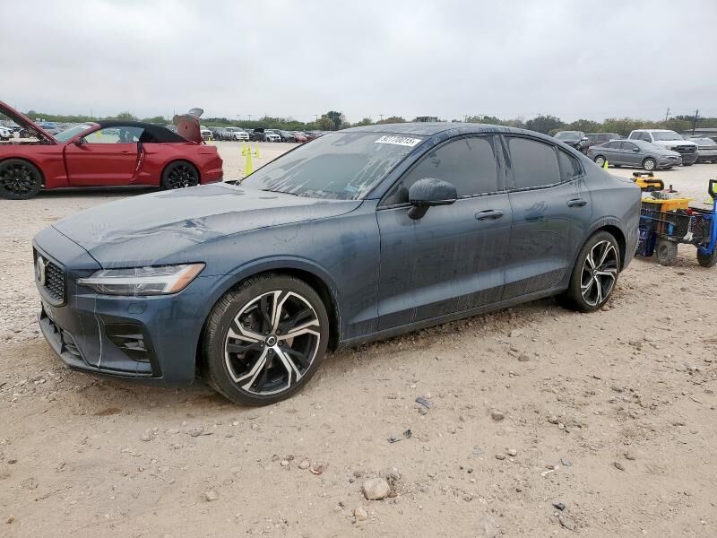 2024 VOLVO S60