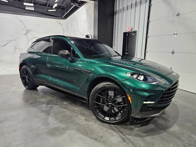 2025 ASTON MARTIN DBX