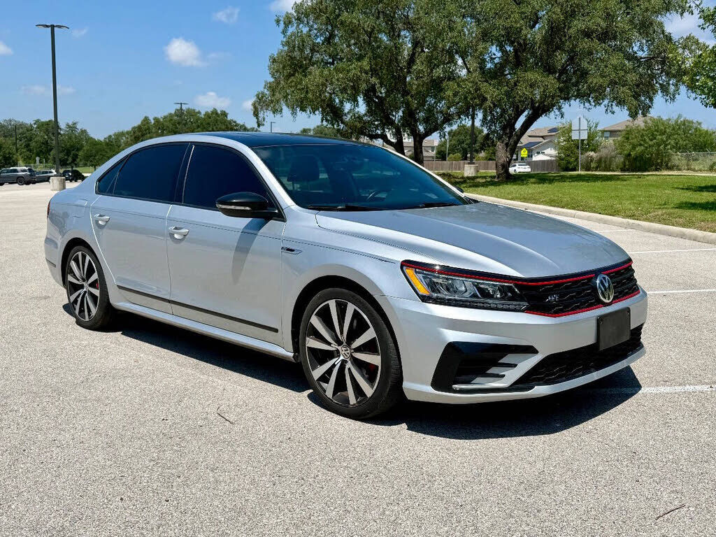 2018 VOLKSWAGEN Passat