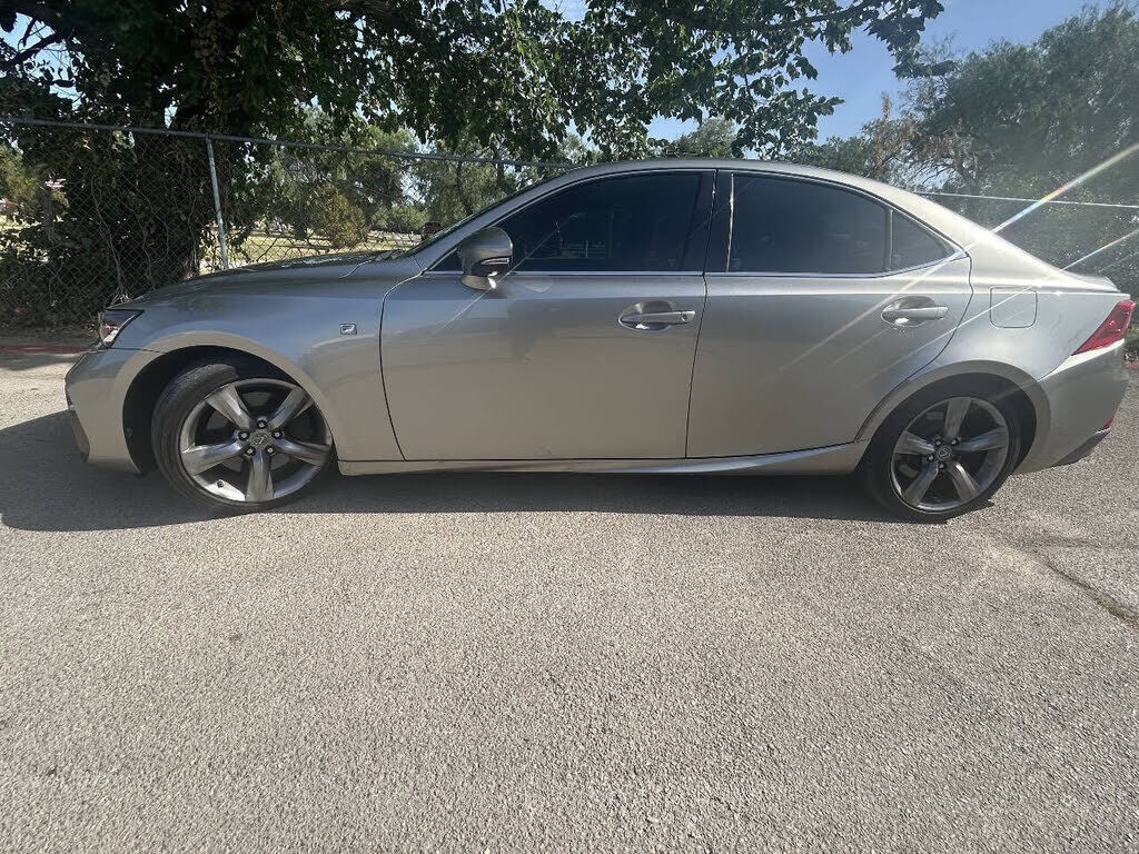 2018 LEXUS IS
