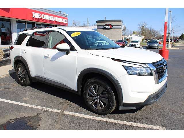 2022 NISSAN Pathfinder
