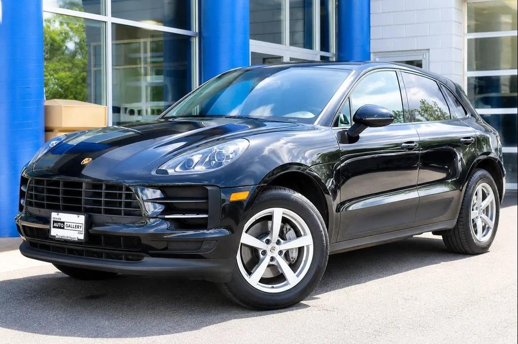 2020 PORSCHE Macan